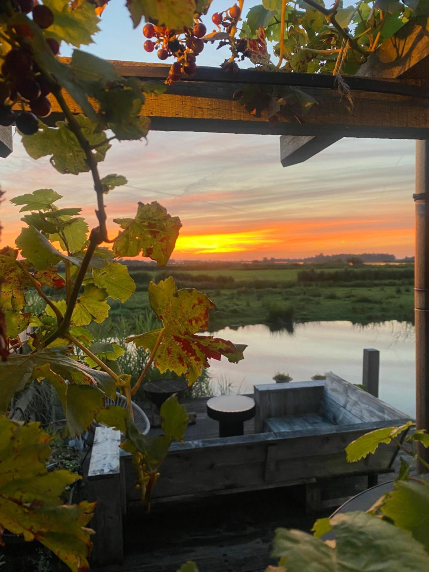 Romantic Dutch Hideaway Jisp Exterior photo